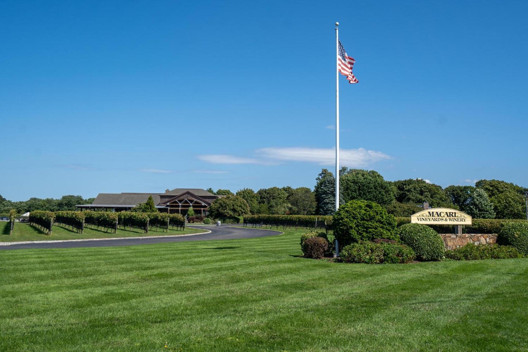 Nature'S Paradise: Private Dock & Water Views Mattituck Exterior photo